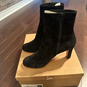 EUC Christian Louboutin Miss Tack Booty Suede 38.5